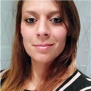 Profesora de inglés para principiantes, con muchas ganas de enseñar y mucho carisma al hacerlo. La relación entre el/la alumn@ y la docente es primordial para un buen aprendizaje. Aprenderás de forma divertida en un ambiente ameno, de forma virtual o a do